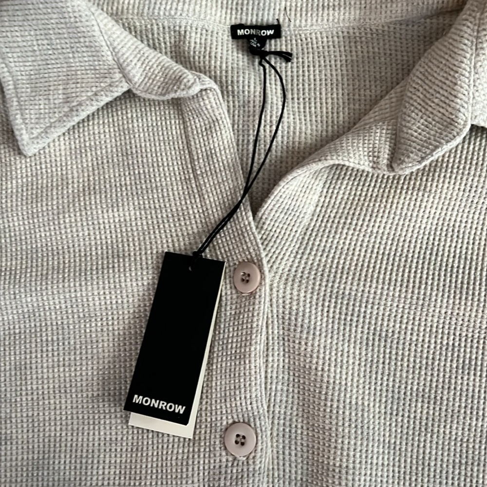 Monrow thermal button down - Picture 2 of 5